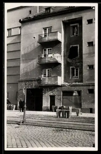 AK Wien, Goethehof, Hausfassade mit Geschützschäden