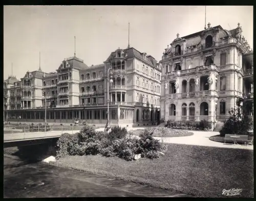 Fotografie Fotograf Gust. Salzer, Baden-Baden, Ansicht Baden-Baden, Hotel Stephanie mit Brücke, Grossformat 28 x 22cm