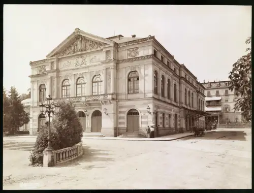 Fotografie Fotograf Gust. Salzer, Baden-Baden, Ansicht Baden-Baden, Partie am Theater 1901, Grossformat 28 x 22cm