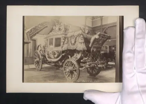 Fotografie unbekannter Fotograf, Ansicht Versailles, Voiture de Gala, Grossformat 16 x 25cm