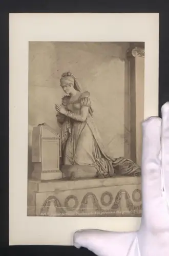 Fotografie unbekannter Fotograf, Ansicht Rueil-Malmaison, Eglise, Tombeau de l`imperatrice Josephine, 16 x 25cm