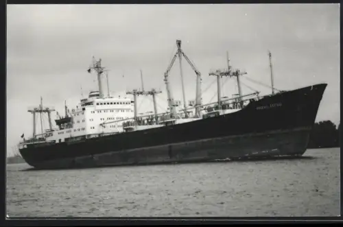 Fotografie Sowjetisches Frachtschiff Frants Bogush in Ballast auf der Unterelbe