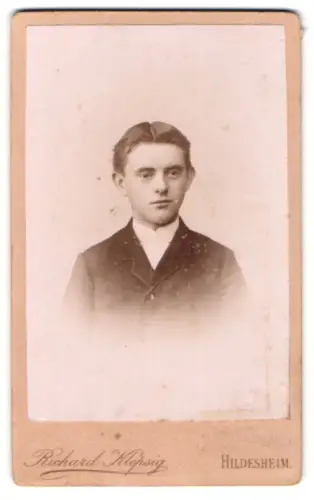 Fotografie Richard Klepsig, Hildesheim, Bahnhofallee 3, Porträt eines jungen Mannes