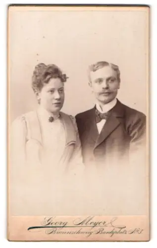 Fotografie Georg Meyer, Braunschweig, Bankplatz 3, Paar im Atelier