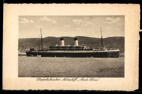 AK Passagierschiff Monte Olivia der Hamburg-Südamerikanischen Dampfschiffahrts-Gesellschaft vor der Küste