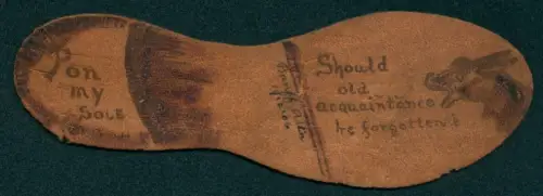 Leder-AK In Form einer Schuhsohle mit Esel im Profil