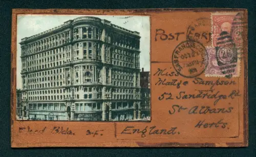 Leder-AK Eindrucksvolles Gebäude in der Aussenansicht