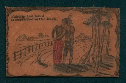 Leder-AK Elegantes Paar mit Hund auf einer Landstrasse