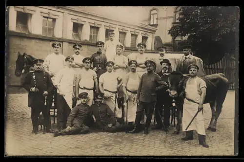 AK Fleischer in Arbeitskleidung mit Pferd und Kuh