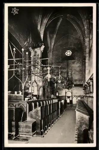 AK Prag / Praha, Prapor zidu (1648) a gotická klenba va staronové synagoze, Judenfahne Altneusynagoge
