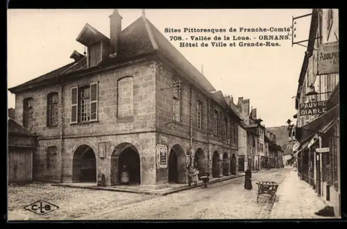 AK Ornans, Hôtel de Ville et Grande-Rue