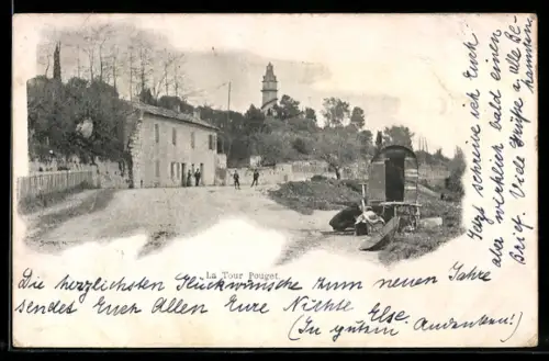AK La Tour Pouget, Strassenszene mit Häusern und Turm