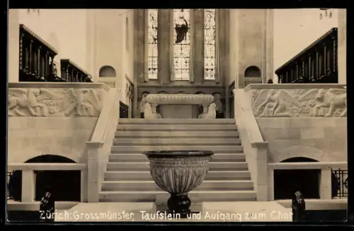 AK Zürich, Grossmünster, Taufstein und Aufgang zum Chor
