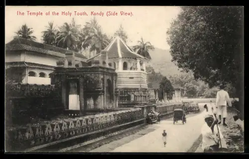 AK Kandy, The Temple of the Holy Tooth, Side View