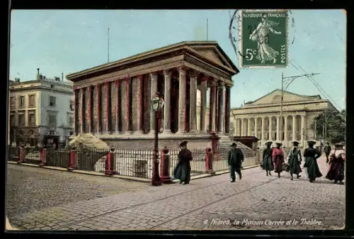 AK Nîmes, La Maison Carrée et le Théâtre