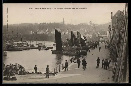 AK Douarnenez, Le Grand Port et les Plomarchs