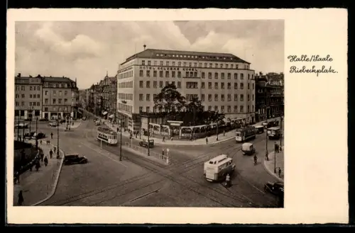 AK Halle /Saale, Riebeckplatz mit Hotel Goldener Engel und Strassenbahn