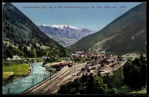 AK Franzensfeste, Ortsansicht von der Brennerbahn aus gegen die Plose
