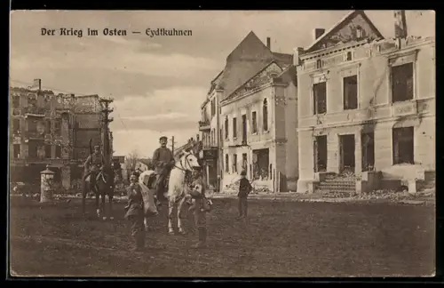AK Eydtkuhnen, Soldaten zu Pferde, Sanitätssoldat