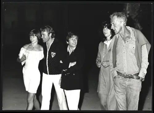 Fotografie Regisseur Roman Polanski in Begleitung weiterer Personen, Grossformat 25 x 18cm