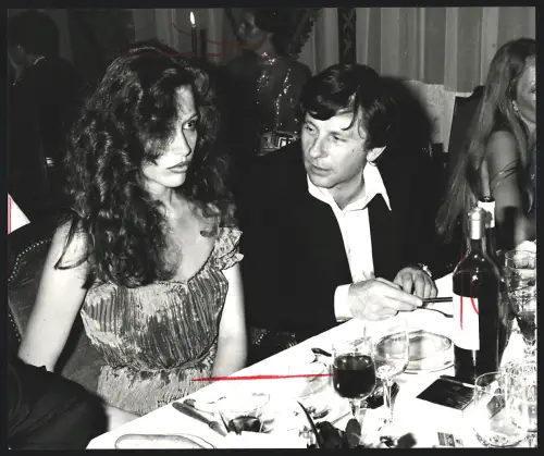 Fotografie Regisseur Roman Polanski mit seiner 24-jährigen Partnerin Schauspielerin Betsy Farley