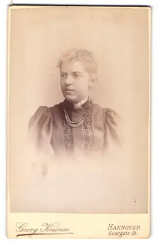 Fotografie Georg Knirim, Hannover, Georgstr. 18, Porträt einer jungen Dame