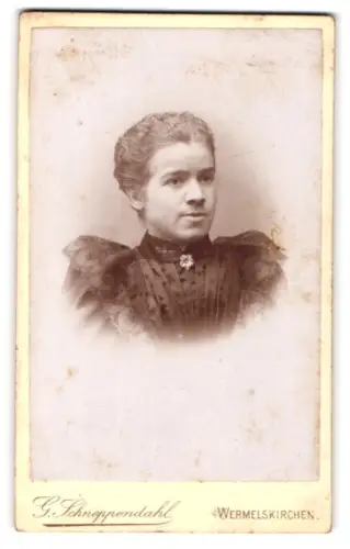 Fotografie G. Schneppendahl, Wermelskirchen, Cölnerstr. 44, Porträt einer Dame