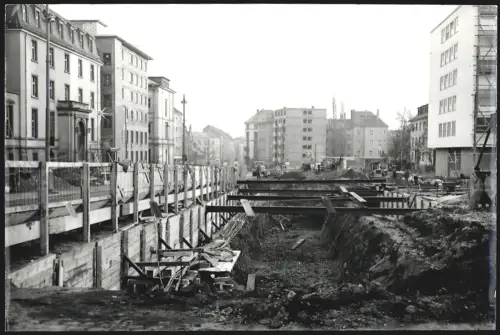 Fotografie Hermann Nöller, Frankfurt am Main, Ansicht Frankfurt a. M., U-Bahnbau in der Cronstettenstrasse 1963