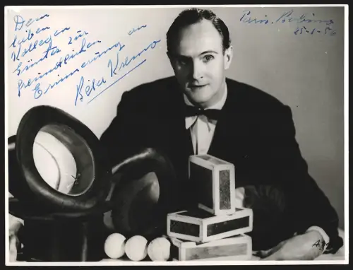 Fotografie unbekannter Fotograf und Ort, Schauspieler Bela Kremo im Porträt, Autograph