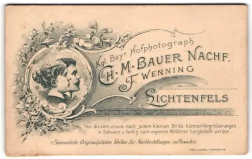 Fotografie Ch. M. Bauer Nachf., Lichtenfels, Zwei Personen im Profil umrahmt von Blumen