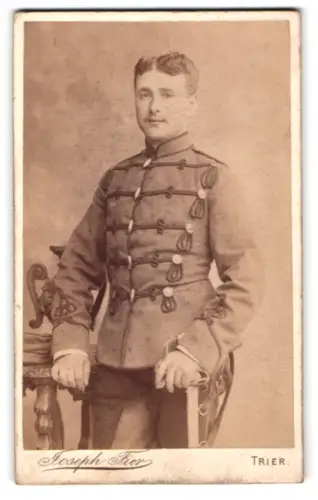 Fotografie Joseph Fey, Trier, Fleischstrasse 31, Fritz Hafenmeier in Uniform im Porträt