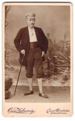 Fotografie Otto v. Zabuesnig, Wörishofen, Eichwaldstrasse, Mann mit Gehstock und hochgekrempelten Hosen, Wassertreten