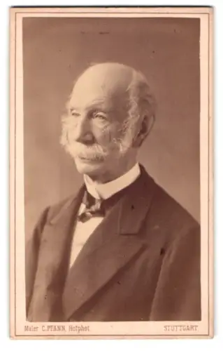 Fotografie C. Pfann, Stuttgart, Wilhelm Graf v. Taubenheim, Stallmeister und Kammerherr von König Wilhelm I v. Wttbg.