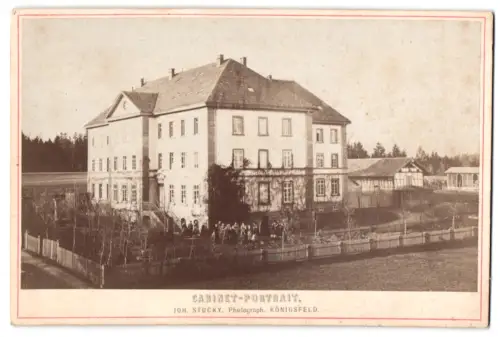 Fotografie Joh. Stucky, Königsfeld i. Sa., Ansicht Königsfeld i. Sa., Mädchen-Institut mit Gartenanlage