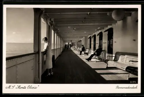 AK Promenadendeck des Passagierschiffes M.S. Monte Olivia