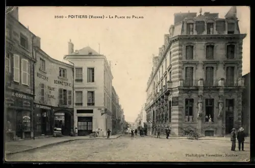 AK Poitiers /Vienne, La Place du Palais