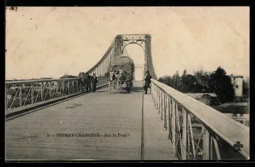 AK Tonnay-Charente, Sur le Pont
