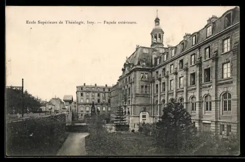 AK Issy, Ecole Supérieure de Théologie, Facade extérieure