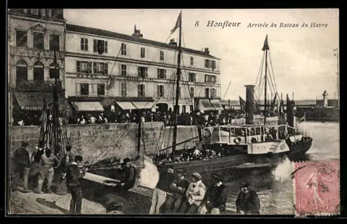 AK Honfleur, Arrivée du Bateau du Havre