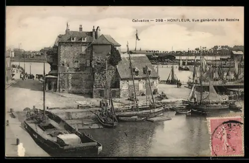 AK Honfleur, Vue générale des Bassins