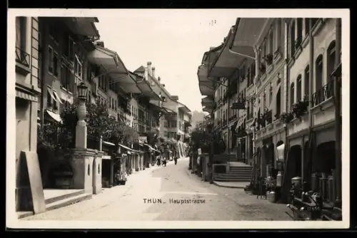 AK Thun, Hauptstrasse mit Passanten