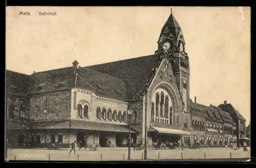 AK Metz, Bahnhof mit Passanten