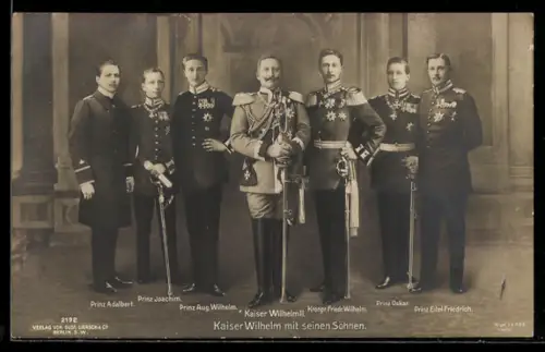 AK Kaiser Wilhelm II. von Preussen mit seinen Söhnen in Uniform und Säbel