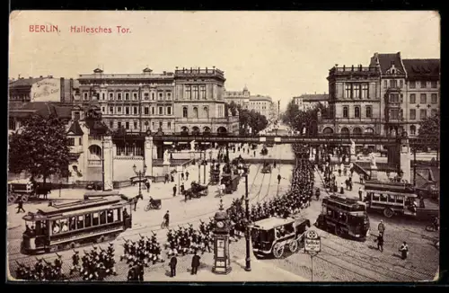 AK Berlin, Hallesches Tor mit Wohnhäusern und Strassenbahn
