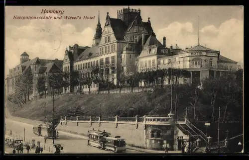 AK Hamburg-St. Pauli, Navigationsschule und Wiezel`s Hotel mit Strassenbahn