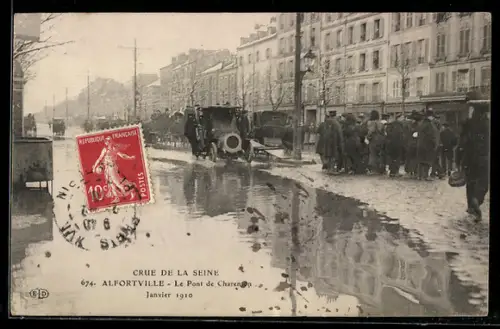 AK Alfortville, Crue de la Seine, le Pont de Charenton 1910