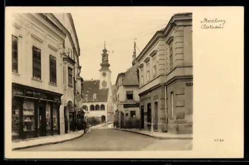 AK Mödling, Spielwarenladen und Blick auf das Rathaus