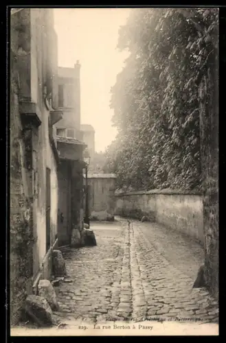 AK Paris-Passy, La Rue Berton