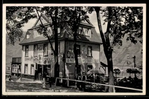 AK Trechtingshausen, Strassenpartie am Bahnhofs Hotel zur schönen Aussicht