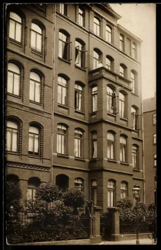 Foto-AK Hannover, Vierstöckiges Wohnhaus in der Freytagstrasse 8, 1911